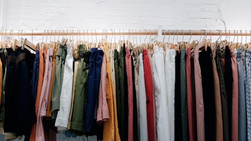 服を売るならどこがいい？知恵袋で話題の売り方を比較して後悔しない選び方を解説